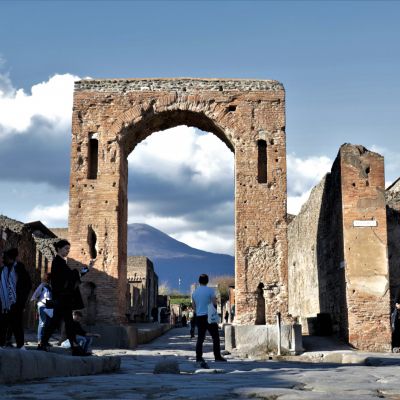 Pompeii and Vesuvius fast line