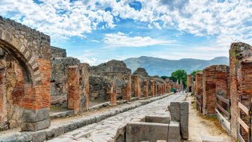 Pompeii and Vesuvius fast line